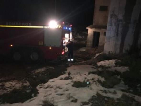 Los bomberos de la DPT llevan agua a Lledó, Valjunquera y Torre del Compte y este viernes también lo harán a Monroyo