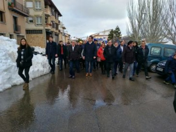 Sánchez recorre Cantavieja para ver los efectos de las fuertes nevadas