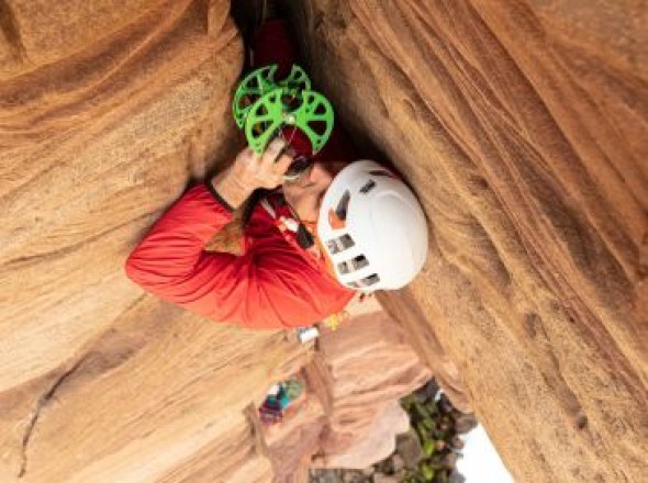 El festival de cine de montaña de Bilbao llega a Teruel con la película ‘Climbing Blind’ y la conferencia de los Hermanos Pou