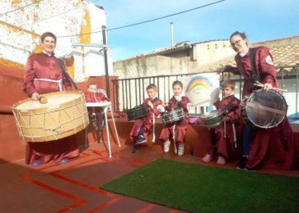 El tambor redobla en Alloza y Berge pese a no celebrar la XXIII Tamboas