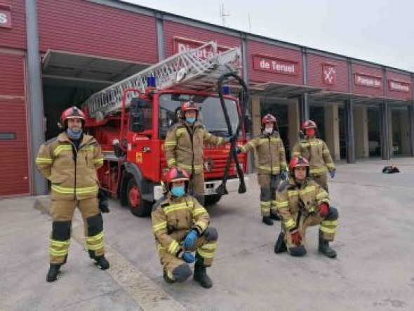 Los servicios de emergencia de Alcañiz homenajean a los fallecidos por el coronavirus