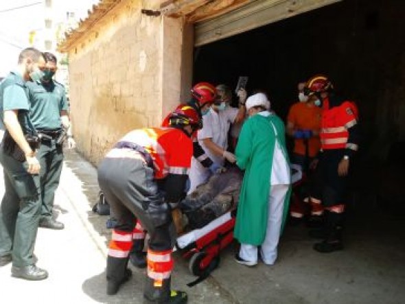 Rescatado un operario municipal de Alloza después de caer en un aljibe de agua