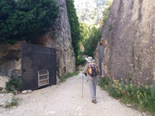 La puerta del Parrizal de Beceite sigue en su sitio, pero se abre por la noche