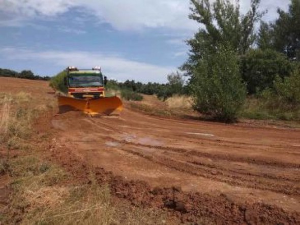 El servicio de Vías y Obras de la DPT concluye la limpieza de la carretera de Loscos