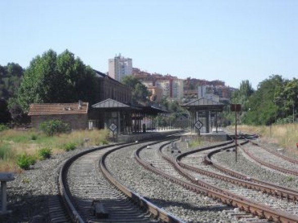 La Plataforma del ferrocarril pide un bypass que desvíe los mercancías fuera del casco urbano de la capital