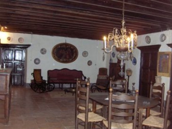 La Iglesuela del Cid viaja al pasado con las visitas guiadas al palacio renacentista de la Casa Aliaga y a sus telares