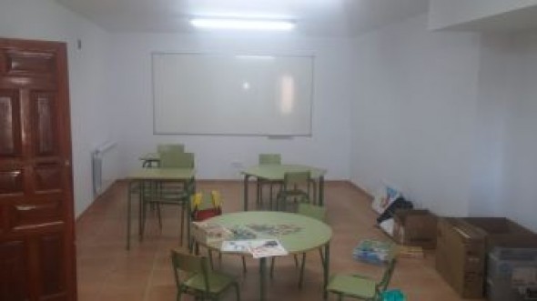 Aguilar del Alfambra reabre su escuela tras más de treinta años cerrada