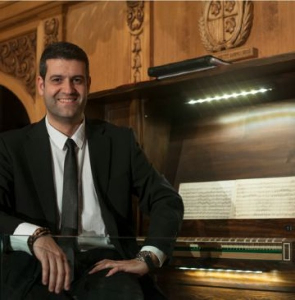 Carlos Paterson, organista, músico y compositor turolense: “Escuchar un órgano bien restaurado es como hacer un viaje musical en el tiempo”