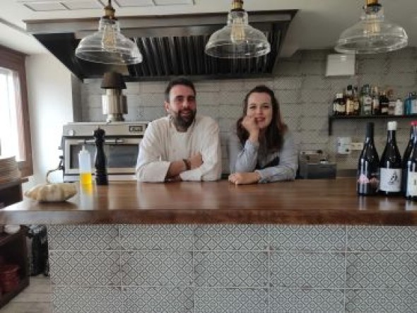 Dos jóvenes apuestan por Mosqueruela y abren su primer restaurante