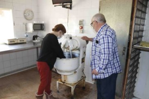 Los panaderos de Olba se jubilan tras 25 años de servicio diario a pueblos y barrios