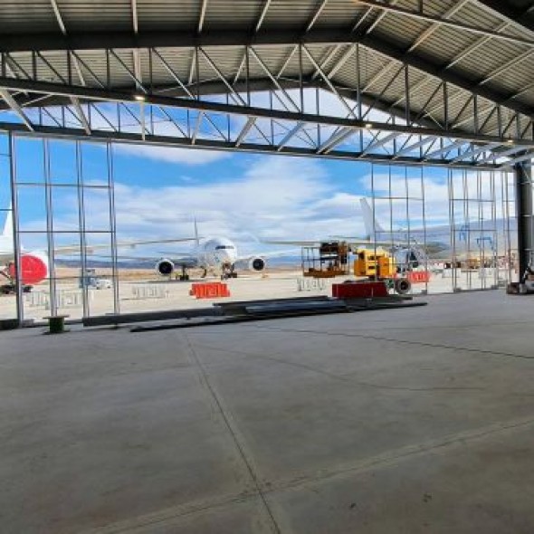 Finalizan los trabajos de construcción de tres naves en el Aeropuerto de Teruel