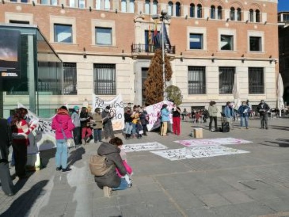 Los vecinos de Olba protestan por la demolición de Los Toranes en la capital