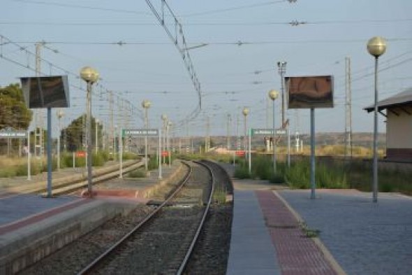 La Puebla de Híjar y Samper recuperan los servicios ferroviarios más demandados