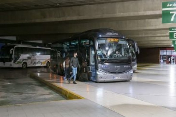 La conexión en autobús con Valencia y Zaragoza se reanuda y el tren sigue sin circular