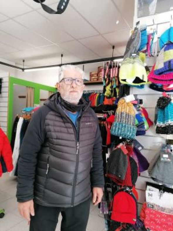 Antonio Játiva  propietario de Deportes Travel: “Ponerse capas para el frío es del pasado, hay que estar seco y mantener el calor”
