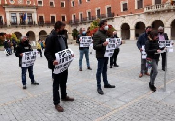 Alcaldes del Maestrazgo afirman que 14 familias viven ya de los parques eólicos