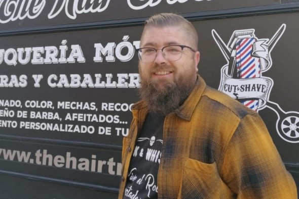 Eneko Abad, propietario de The Hair Truck: “En Codos acicalamos a una mujer que llevaba 15 años sin pisar una peluquería”