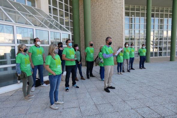 El Campus de Teruel instala paneles solares y un cargador para vehículos eléctricos