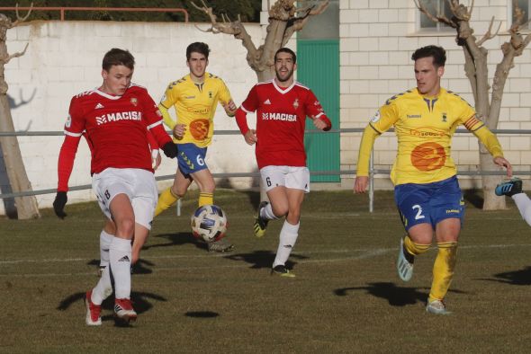 Alejandro Puri volverá a liderar el centro del campo del CF Calamocha