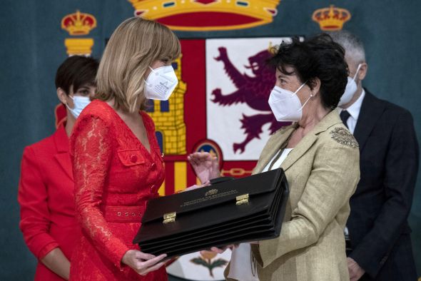 La nueva ministra de Educación, la aragonesa Pilar Alegría, apuesta por reforzar el papel de los docentes las escuelas rurales