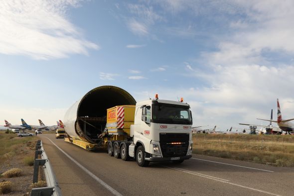 Un avión del Aeropuerto de Teruel, escenario del futuro Monegros Desert