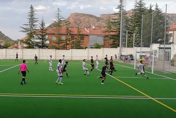 Los equipos turolenses en Regional Preferente se debaten entre el Playoff y la permanencia