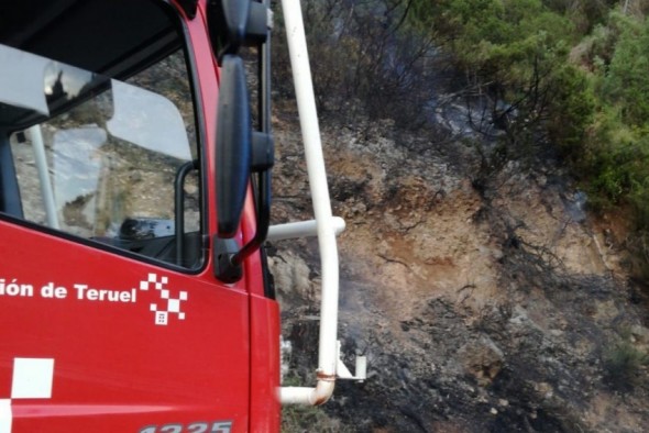 Un herido en un accidente de moto entre Beceite y Valderrobres, que ha ocasionado un incendio