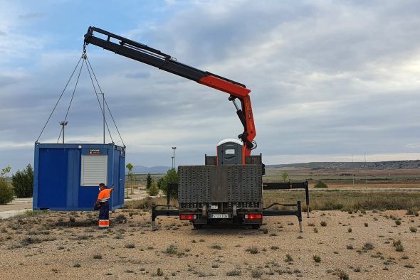 Arrancan las obras para incrementar las plazas provisionales de estacionamiento en el aeropuerto de Teruel