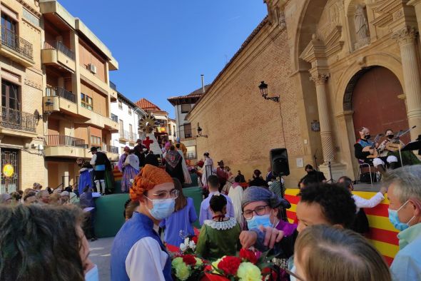 Calanda le agradece con jotas y flores  a la Virgen la vuelta a la normalidad