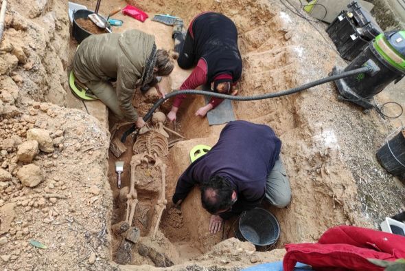 Hallan restos de otro cuerpo en la fosa excavada en Alcañiz que busca de represaliados