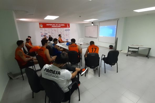 El técnico naranja descarta que el equipo tenga “miedo a ganar”