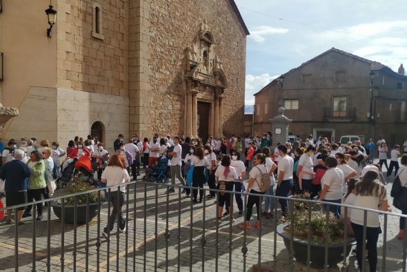 Cerca de 300 personas en la II Marcha contra el Cáncer de Sarrión