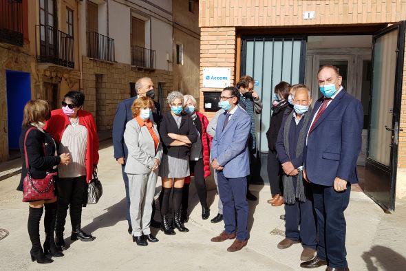 Broto visita el centro de primera acogida de ACCEM en Burbáguena: “Hay que destacar el excelente trabajo que llevan a cabo las entidades que trabajan con los refugiados