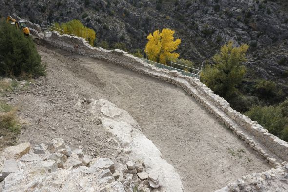 La Fundación Santa María finaliza la restauración de un nuevo tramo de la muralla de Albarracín