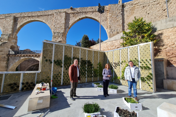 Teruel estrena su primer jardín vertical en el mirador de Los Arcos