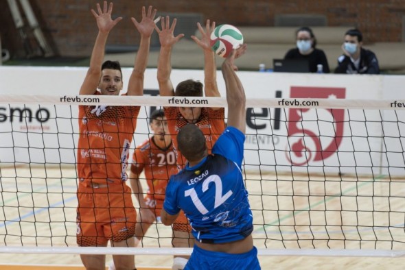 El CV Teruel se impone por oficio al San Sadurniño en Los Planos (3-0)