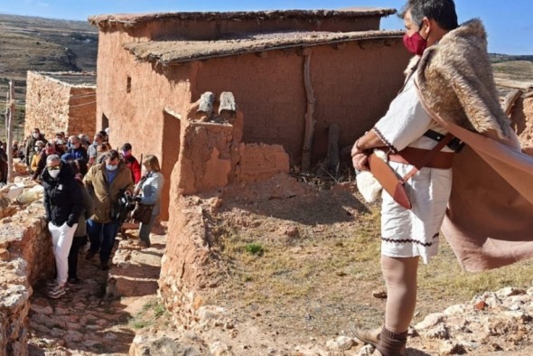 La XIII edición de Lakuerter concluye con una visita teatralizada al poblado de El Cabo