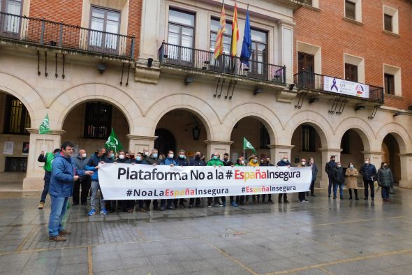 Concentración de rechazo en Teruel a la reforma de la Ley de Seguridad Ciudadana