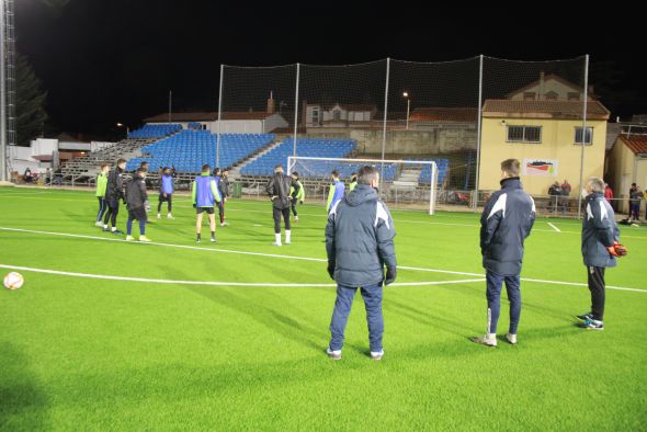 La venta de entradas se dispara en Utrillas y los hinchas saturan  el ambulatorio