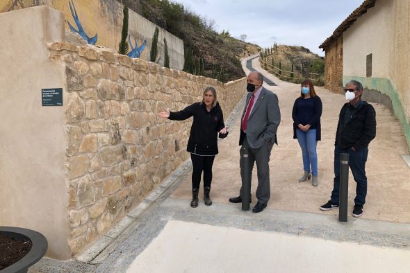 Monroyo ejecuta obras en las calles y en la piscina municipal con el Plan de Obras y Servicios de la DPT