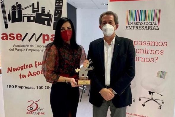 La Asociación Asempaz recibe el Premio Empresario del Año 2021 por parte de Cruz Roja en Aragón