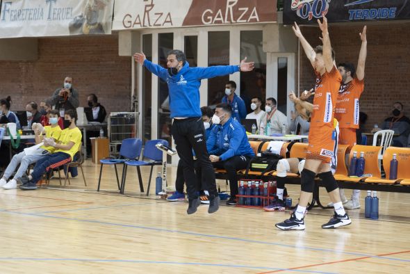 Miguel Rivera, entrenador del CV Teruel: “Guardaré esta noche como si fuera otro título más”