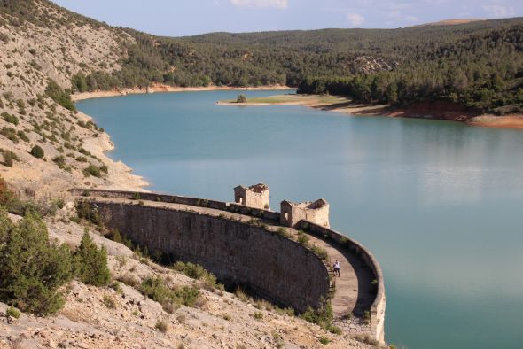 Andorra-Sierra de Arcos invertirá 73.000 euros en la senda y pasarelas de la presa y Escuriza