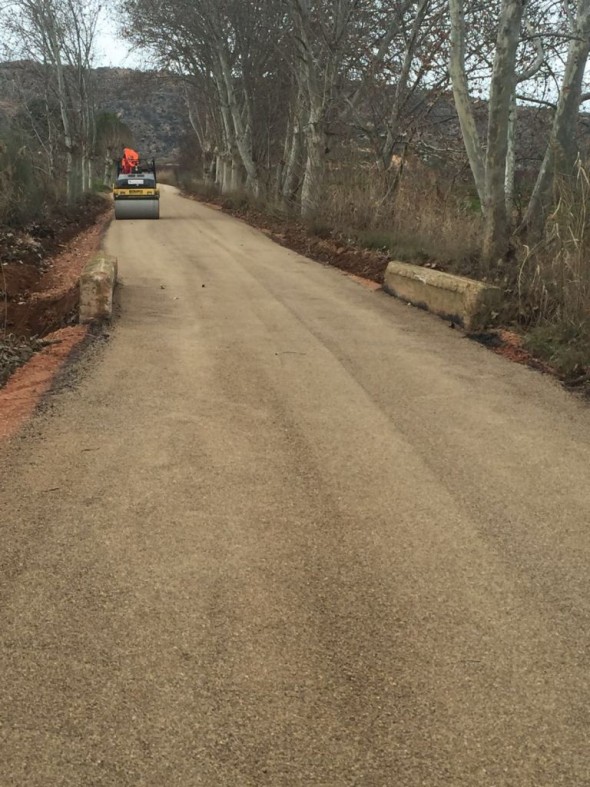 Alcañiz repara un kilómetro de caminos rurales en Valmuel y Puigmoreno