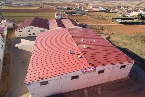 La adquisición de dos fincas por parte del ayuntamiento permitirá ampliar Molduras Muniesa