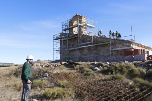 El taller de empleo restaura el santuario de San Antonio de Mosqueruela que se quemó en un incendio