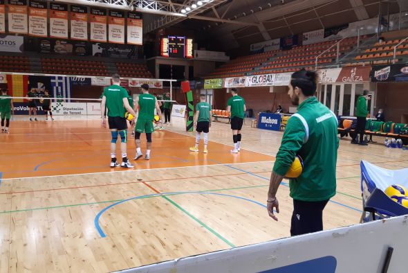 El Panathinaikos griego entrena en Los Planos antes del partido de cuartos de final contra el CV Teruel del miércoles