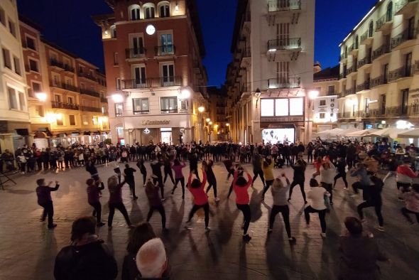 Teruel participa en el ‘flashmob’ para recordar el Día del Niño con Cáncer