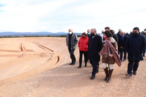 El presidente del Gobierno aragonés adelanta el compromiso con la segunda fase de regadíos truferos en Sarrión