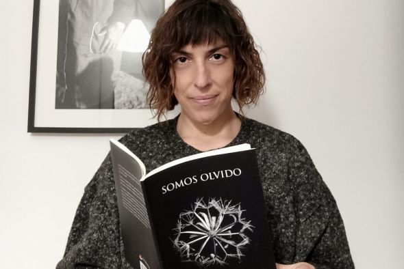 Guada Caulín presenta en el centro de San Julián su poemario ‘Somos olvido’